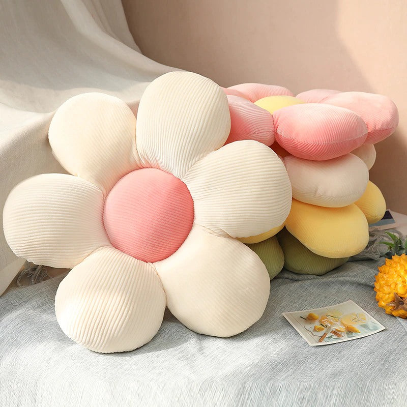 Aureara - Flower-shaped decorative cushion as a decorative accent