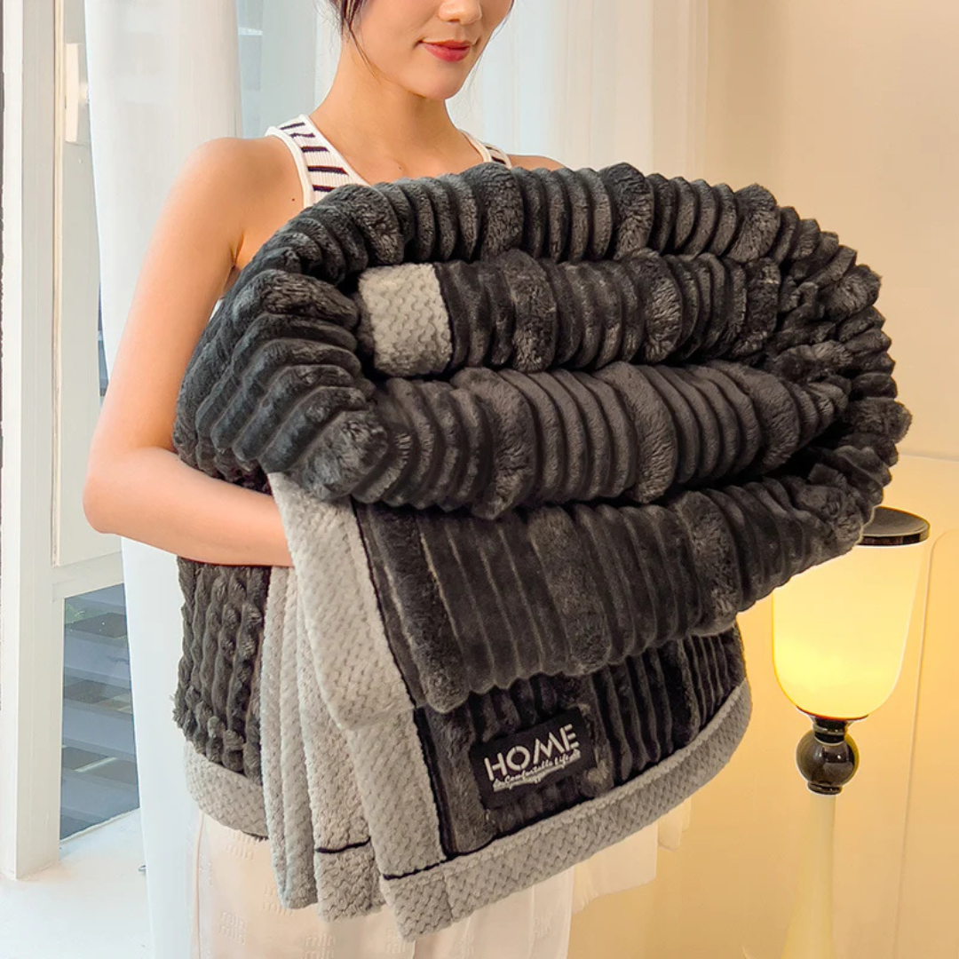 Cuddle – Warm Plush Winter Blanket for Bed and Couch