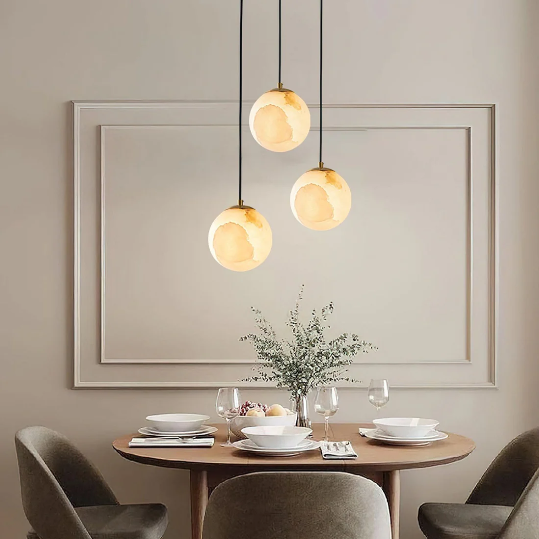 Fortuna – Alabaster Globe Pendant Lamp