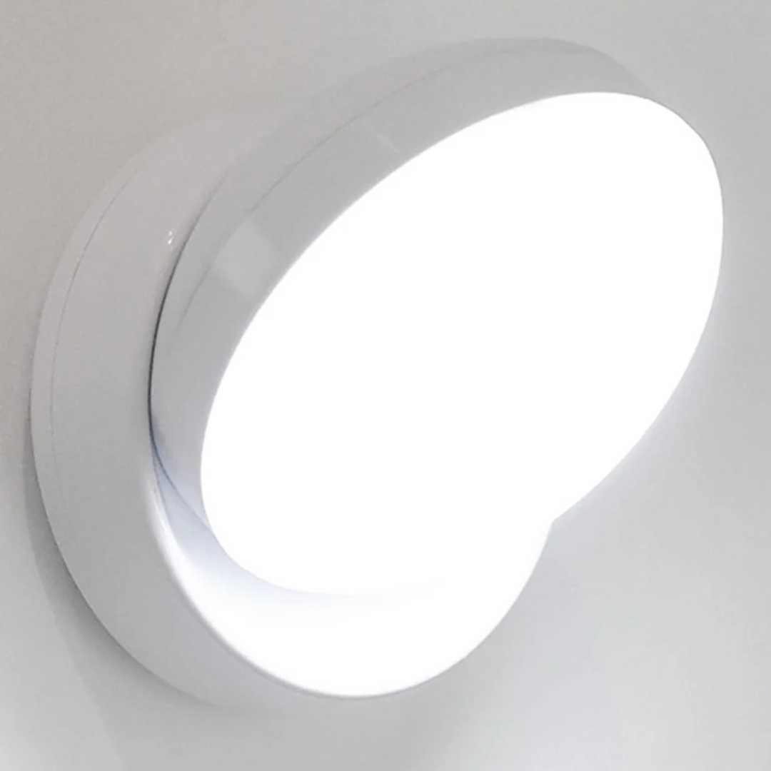 Junia - Stylish Wall Lamp with Motion Sensor