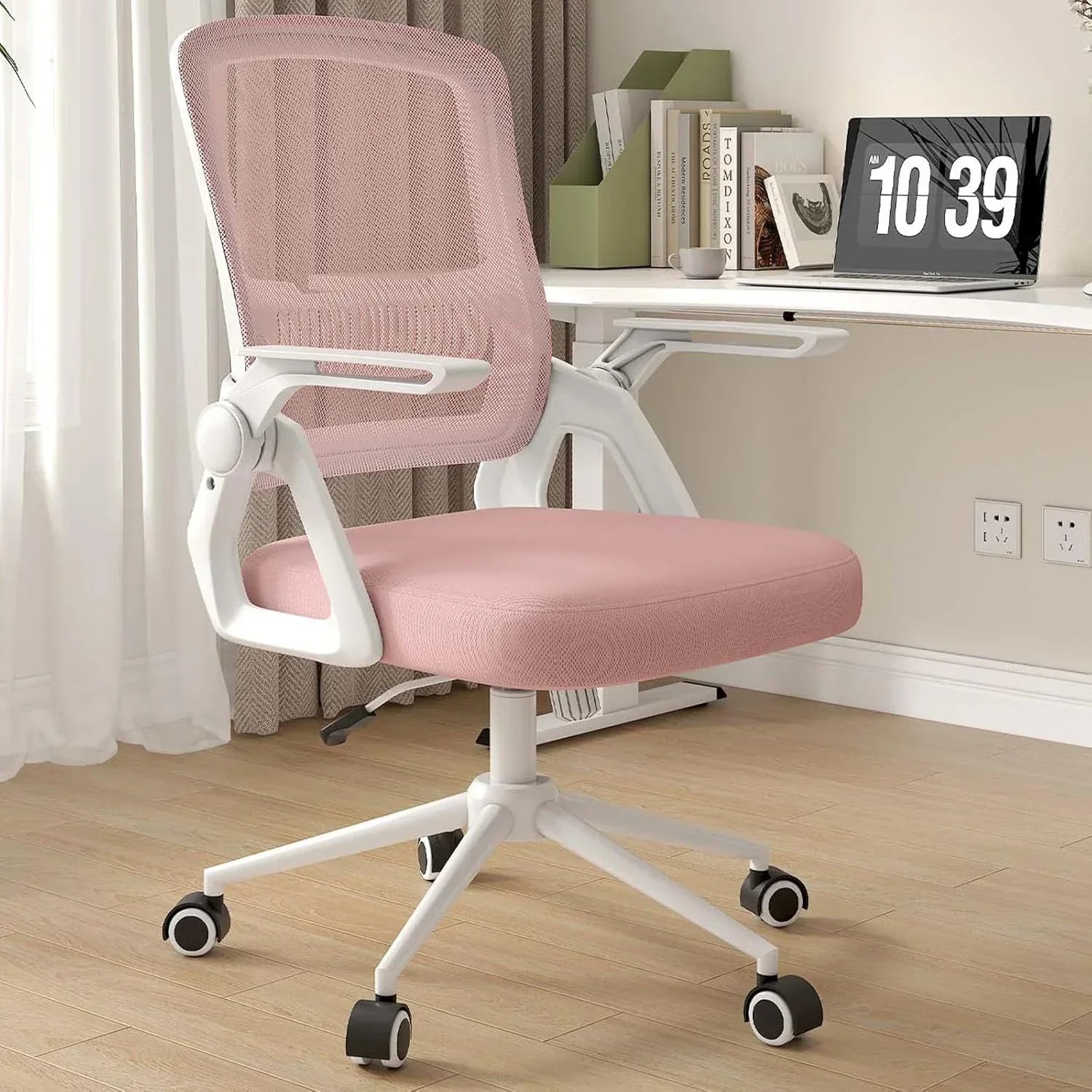 Favora – Ergonomic Mesh Office Chair with Foldable Armrests and Lumbar Support