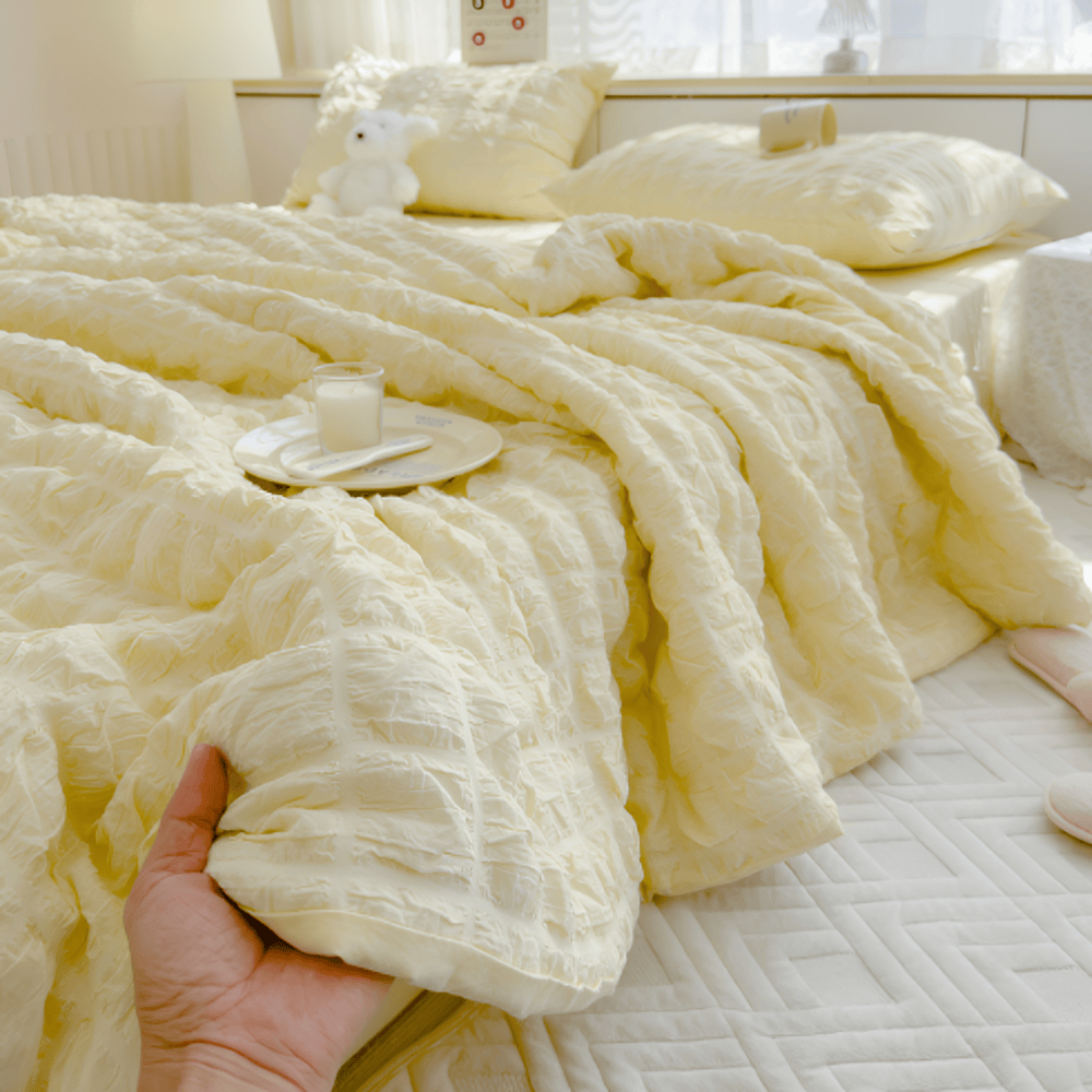 Amphora – Lightweight Breathable Summer Duvet