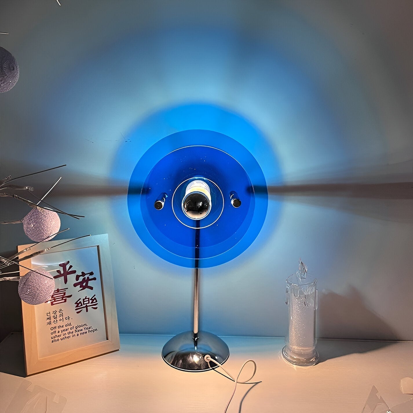 Sylinaea - Retro Disc LED Table Lamp