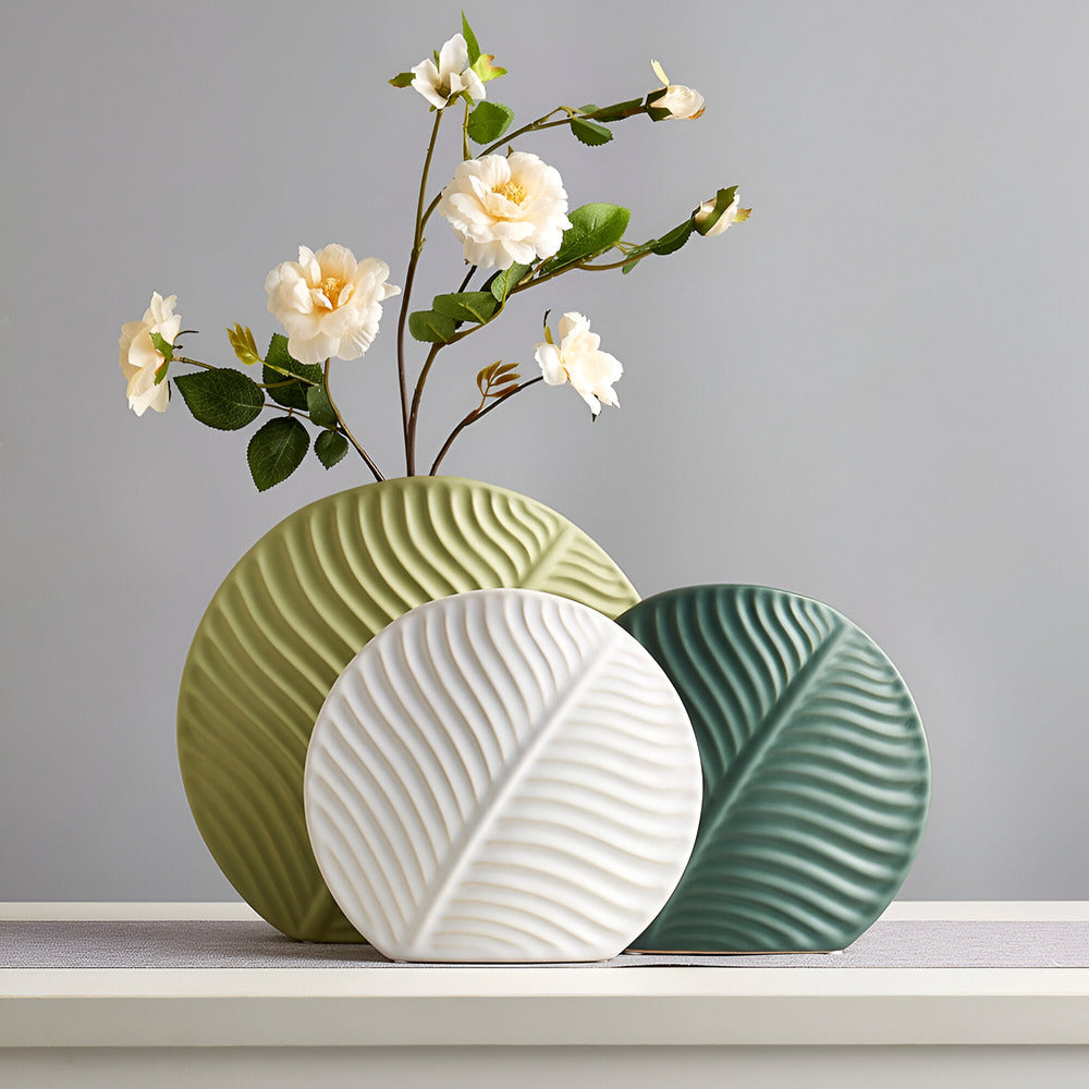 Illyraea - Handmade Scandinavian Ceramic Vase