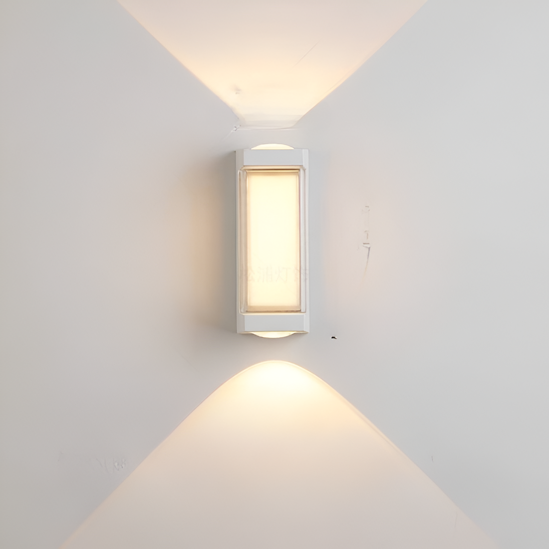 Renara – IP65 Waterproof Outdoor Wall Light