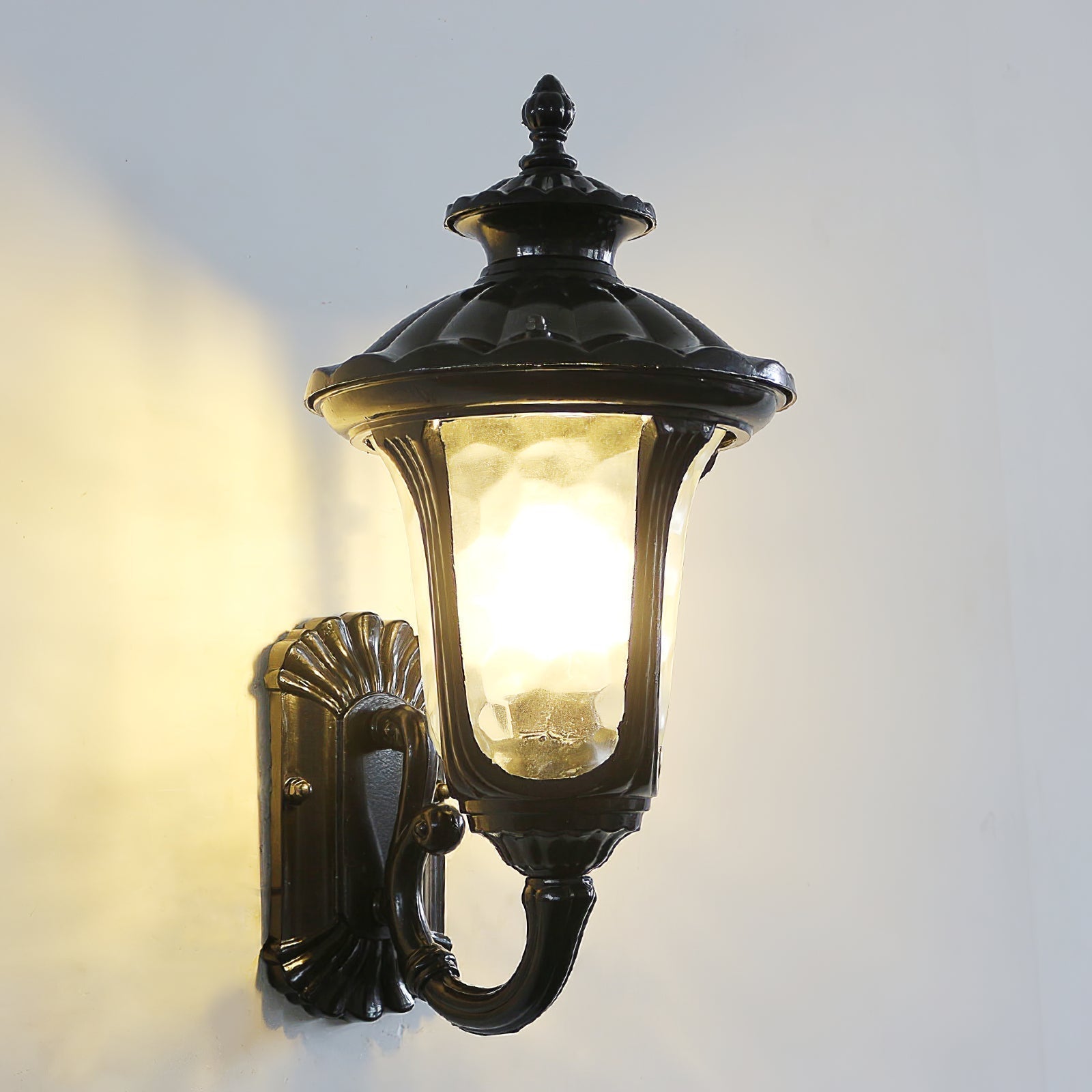 Verenia – Waterproof Retro Outdoor Wall Lamp Frosted Glass