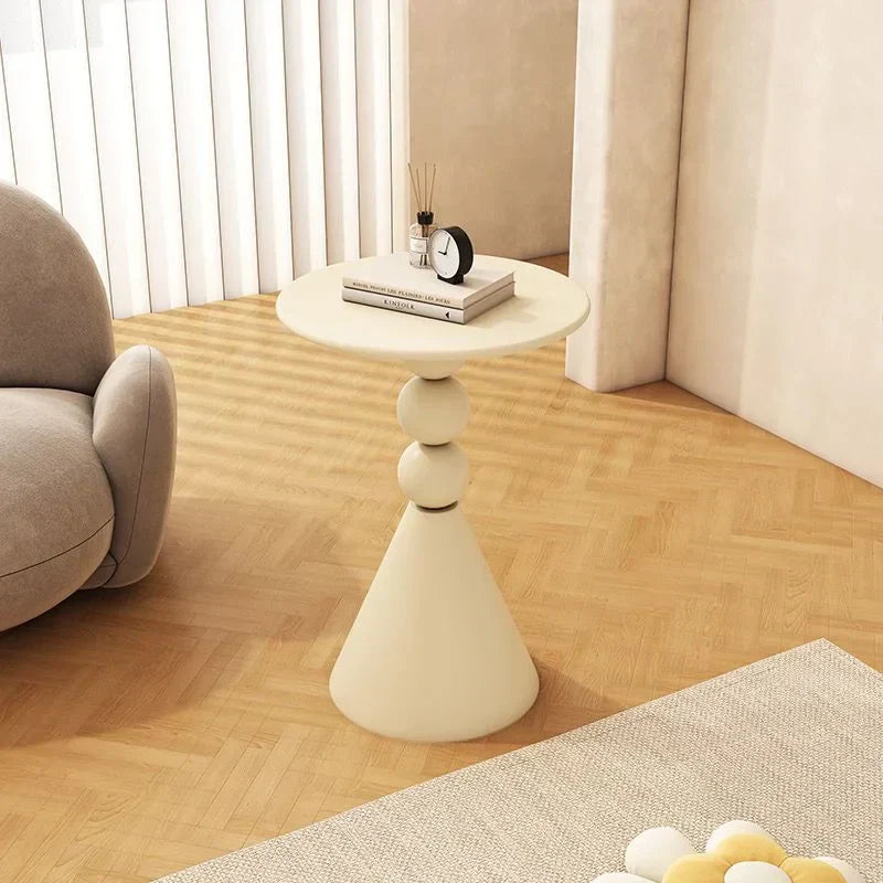 Olaria – Minimalist Scandinavian Side Table