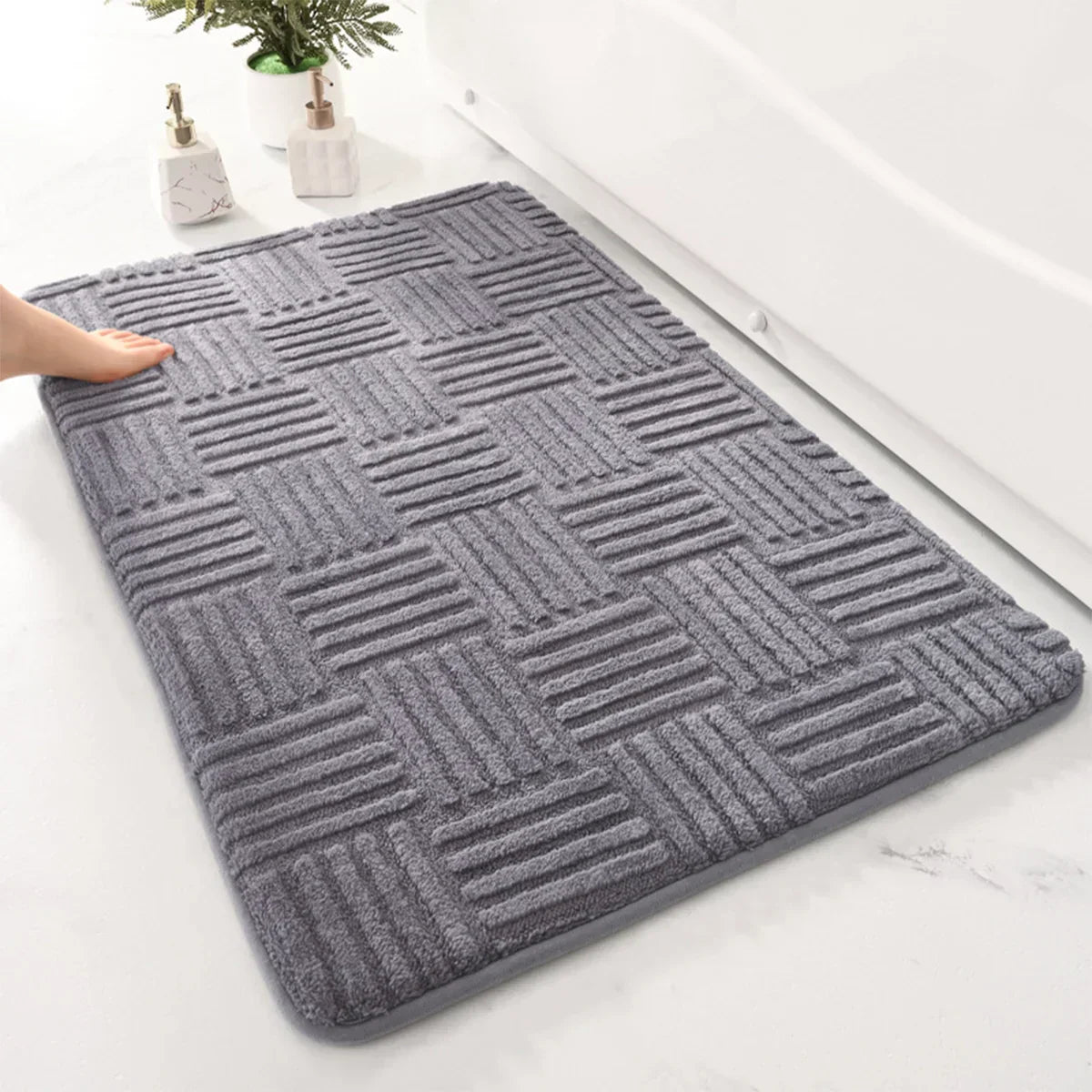 Arcadia - Thick Striped Non-Slip Bath Mat with Soft and Absorbent Capabilities