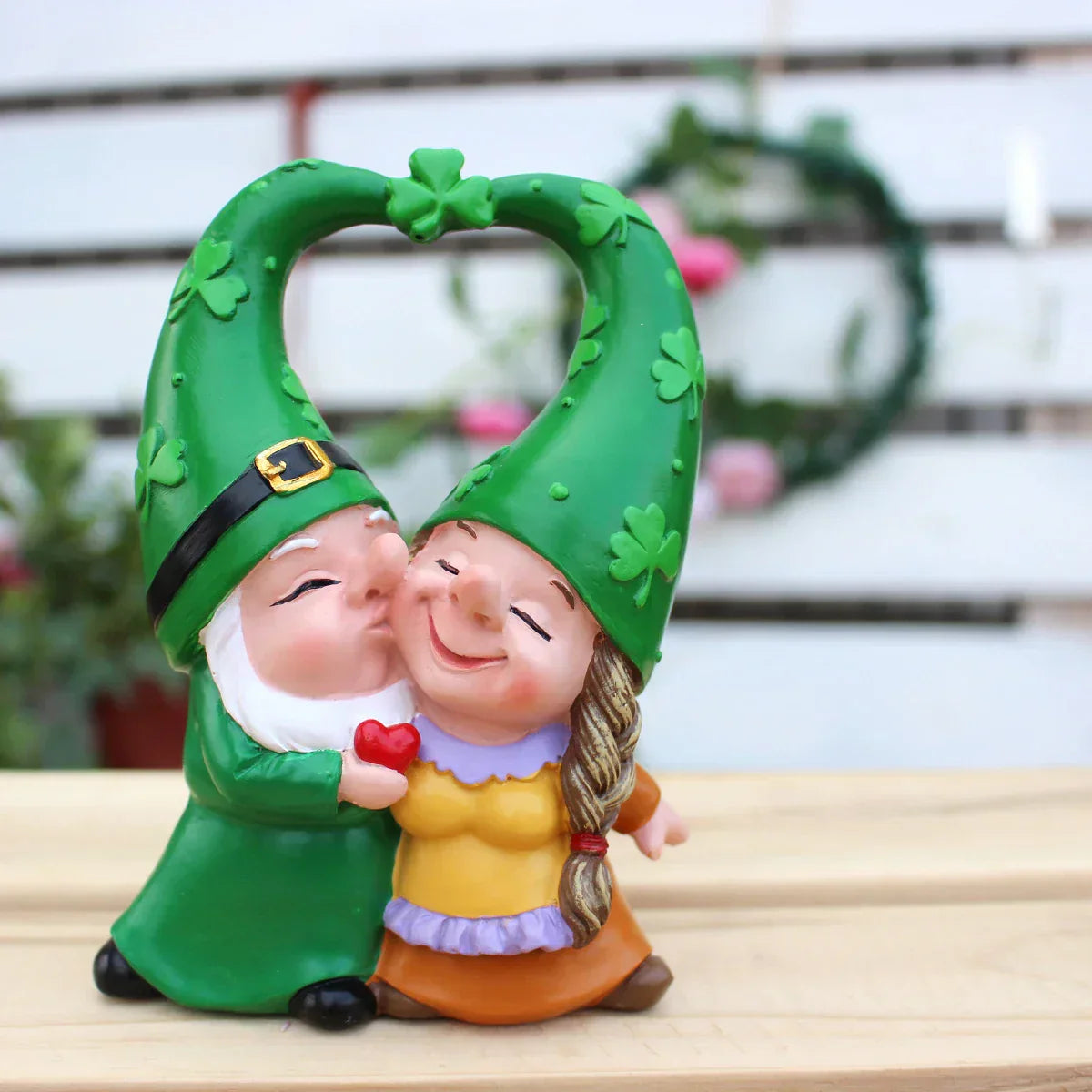 Sabinae – Handmade Resin Gnome Couple Figurine Garden Decoration
