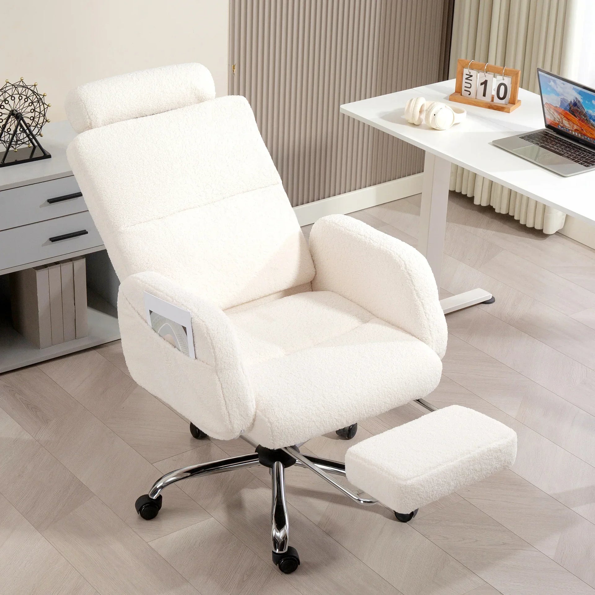 Selene – Luxury Office Chair with Footrest and Adjustable Backrest Cream Shearling