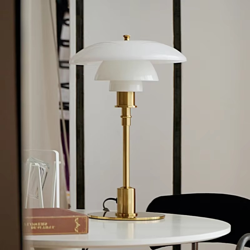 Aleria – Retro Glass Table Lamp