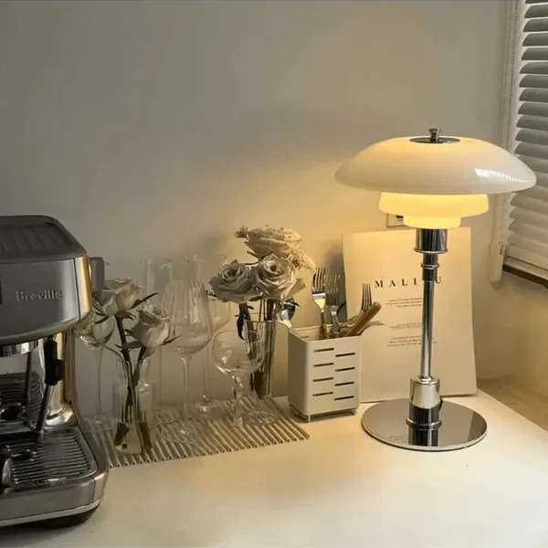 Aleria – Retro Glass Table Lamp
